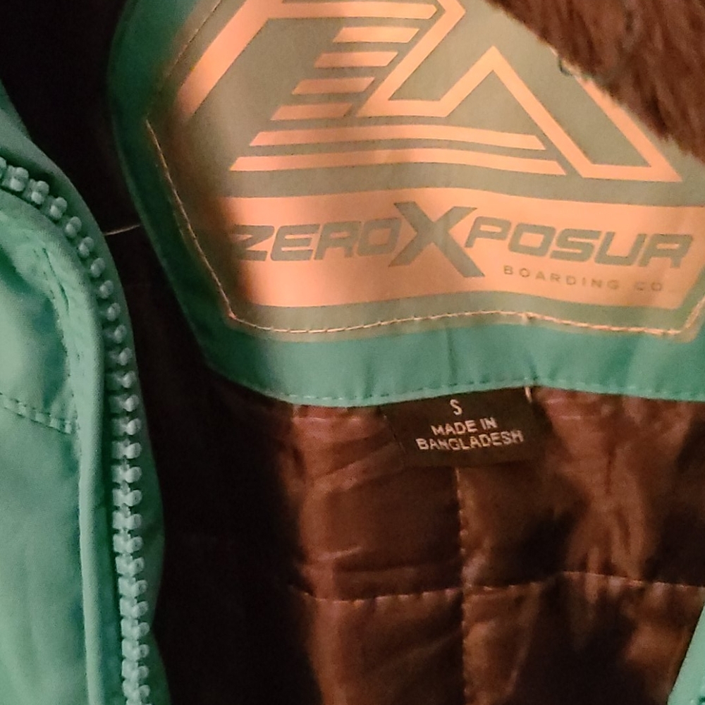 Women's jacket - Picture 2 of 3